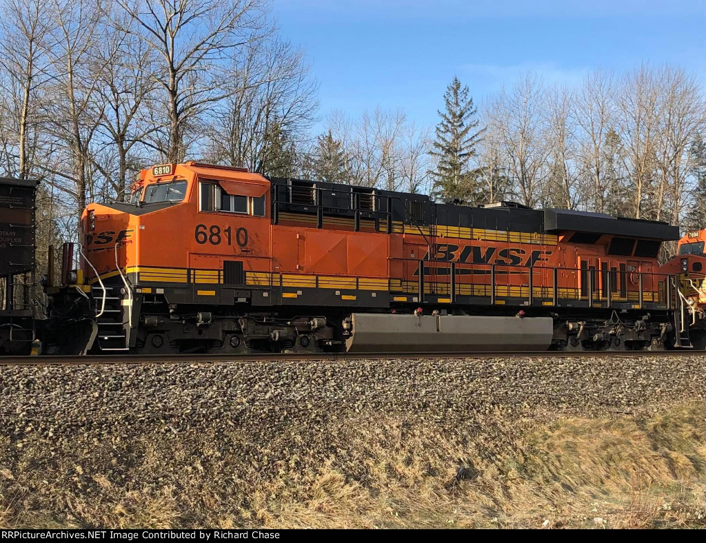 BNSF 6810